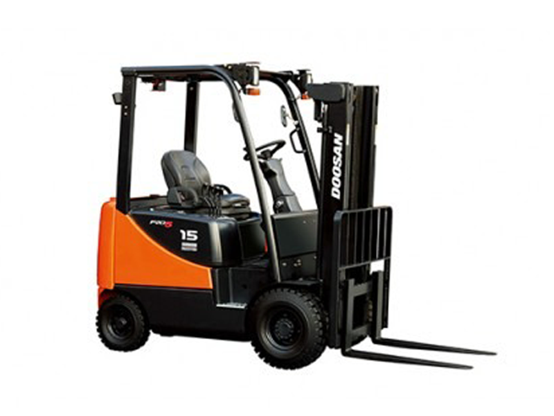 Xe nâng dầu 1.5 tấn Doosan