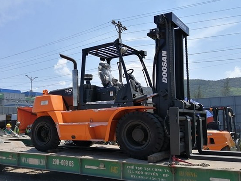 Xe nâng dầu 11 tấn Doosan