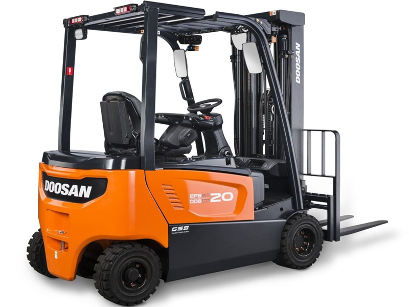 Xe nâng dầu 2 tấn Doosan