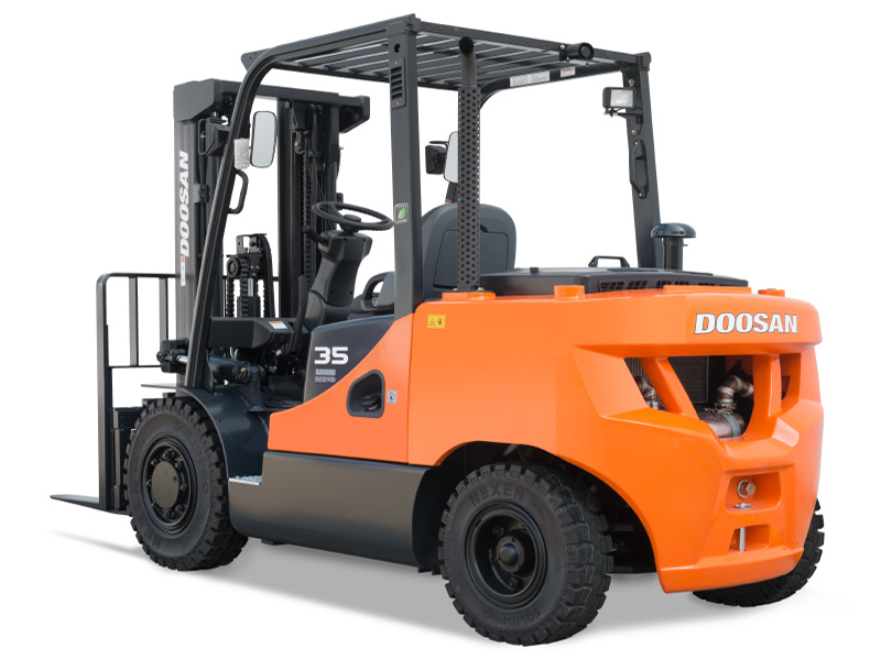 Xe nâng dầu 3.5 tấn Doosan