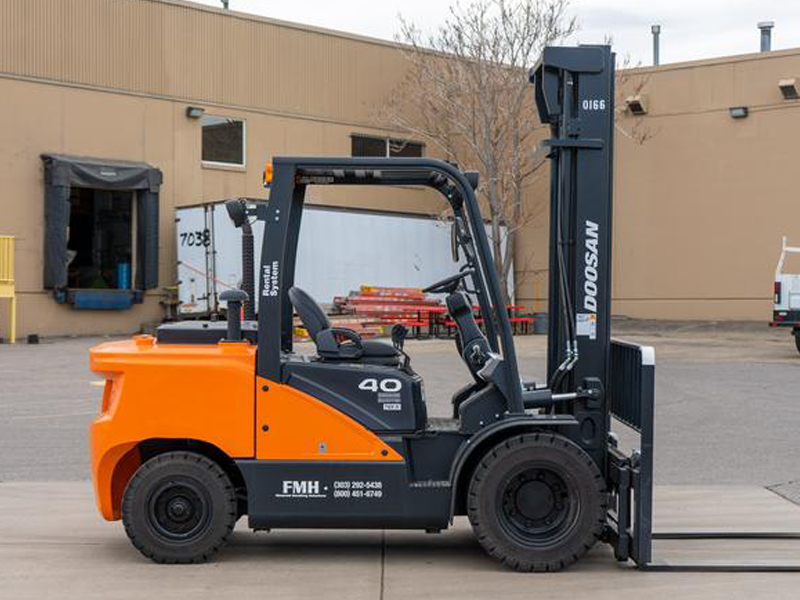 Xe nâng dầu 4 tấn Doosan