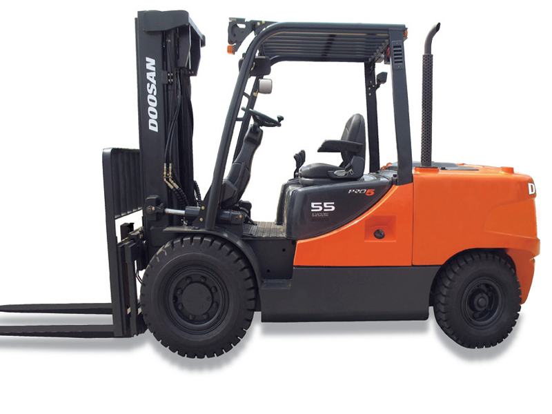 Xe nâng dầu 5.5 tấn Doosan