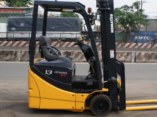 Xe nâng điện 3 bánh ngồi lái 1.3 tấn cũ