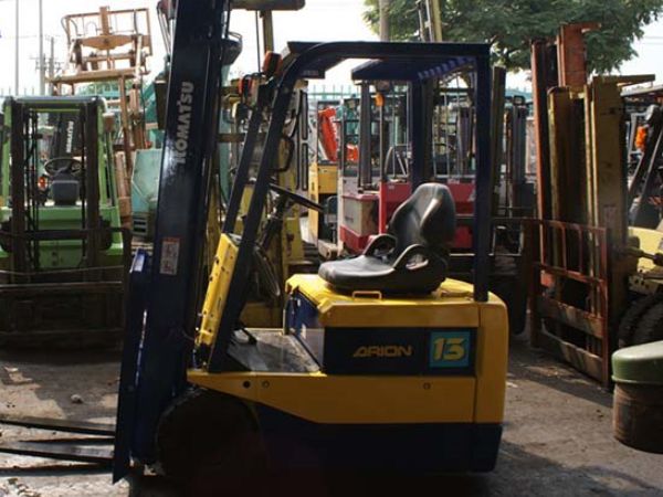 Hình 1: Xe nâng điện 3 bánh ngồi lái 1.3 tấn cũ