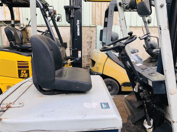 Hình 3: Xe nâng điện 3 bánh ngồi lái 1.8 tấn cũ