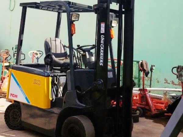 Hình 1: Xe nâng điện 4 bánh ngồi lái 2 tấn cũ