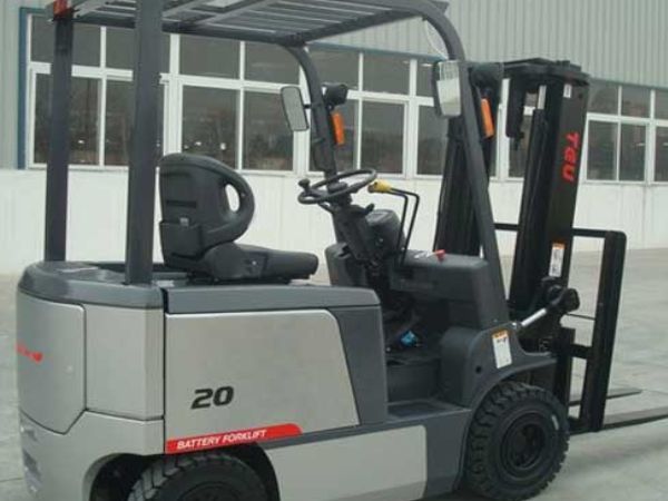 Hình 3: Xe nâng điện 4 bánh ngồi lái 2 tấn cũ
