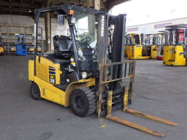 Hình 2: Xe nâng điện 4 bánh ngồi lái 2.5 tấn cũ