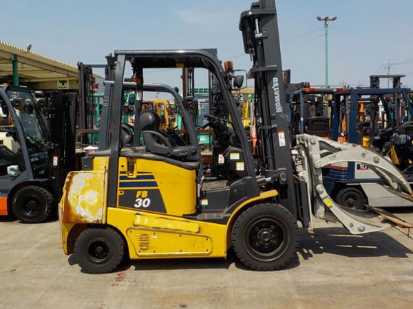 Hình 1: Xe nâng điện 4 bánh ngồi lái 3 tấn cũ
