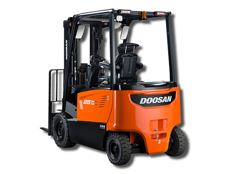 Xe nâng điện Doosan 2.5 tấn 4 bánh ngồi lái
