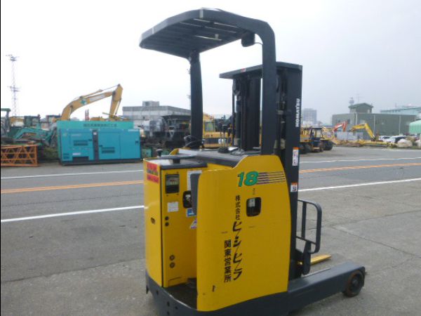 Hình 3: Xe nâng điện đứng lái 1.8 tấn