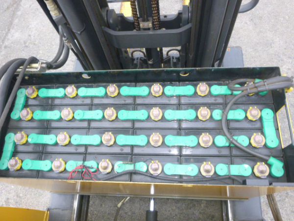 Hình 4: Xe nâng điện đứng lái 1.8 tấn