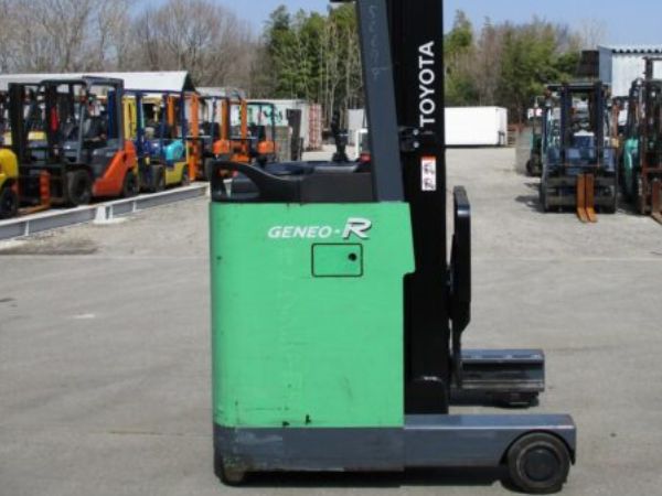Hình 1: Xe nâng điện đứng lái 2 tấn cũ 