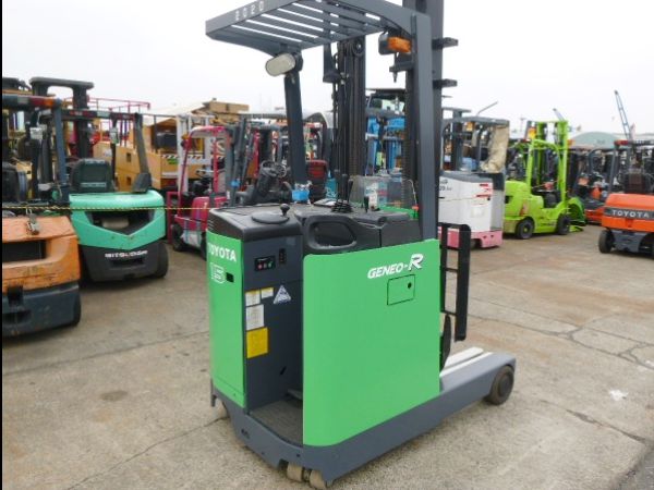 Hình 1: Xe nâng điện đứng lái 2.5 tấn cũ 