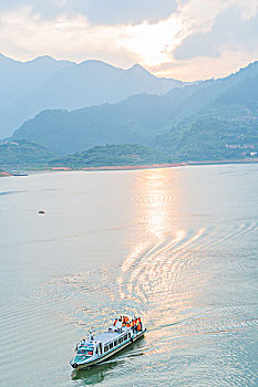 cau rong bạch kim